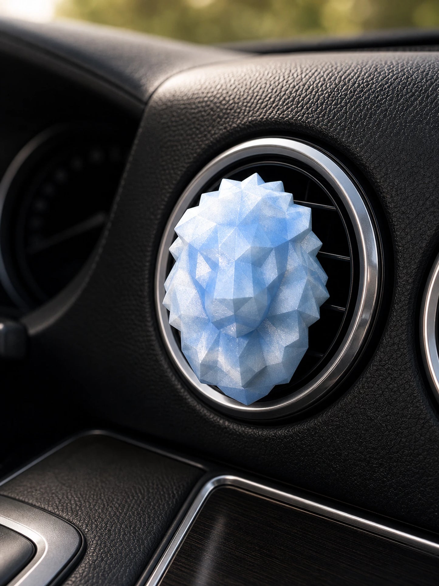 Faceted Lion & Heart Car Vent Diffuser - clean main product image