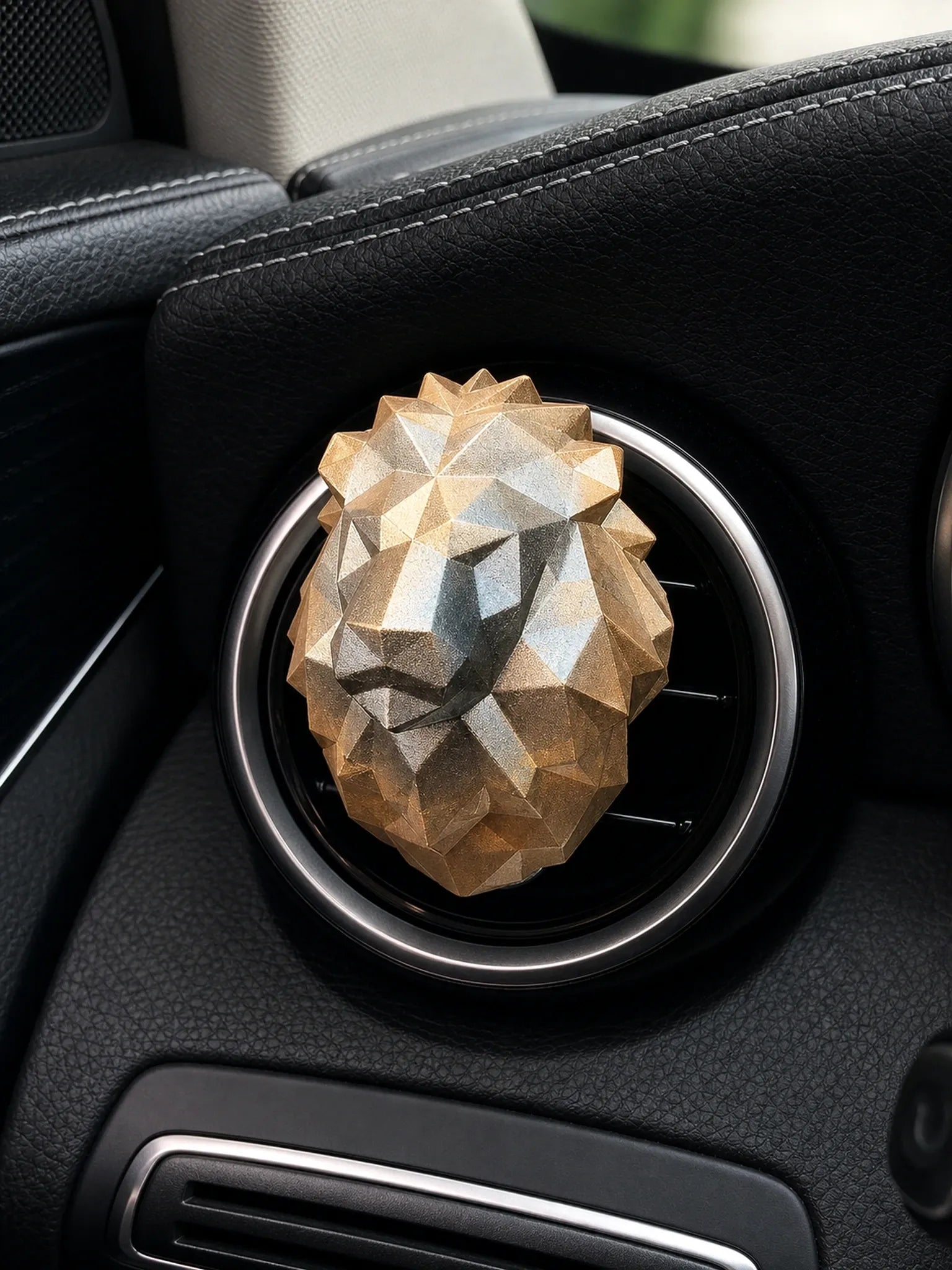 Faceted Lion & Heart Car Vent Diffuser - surface and finish detail image