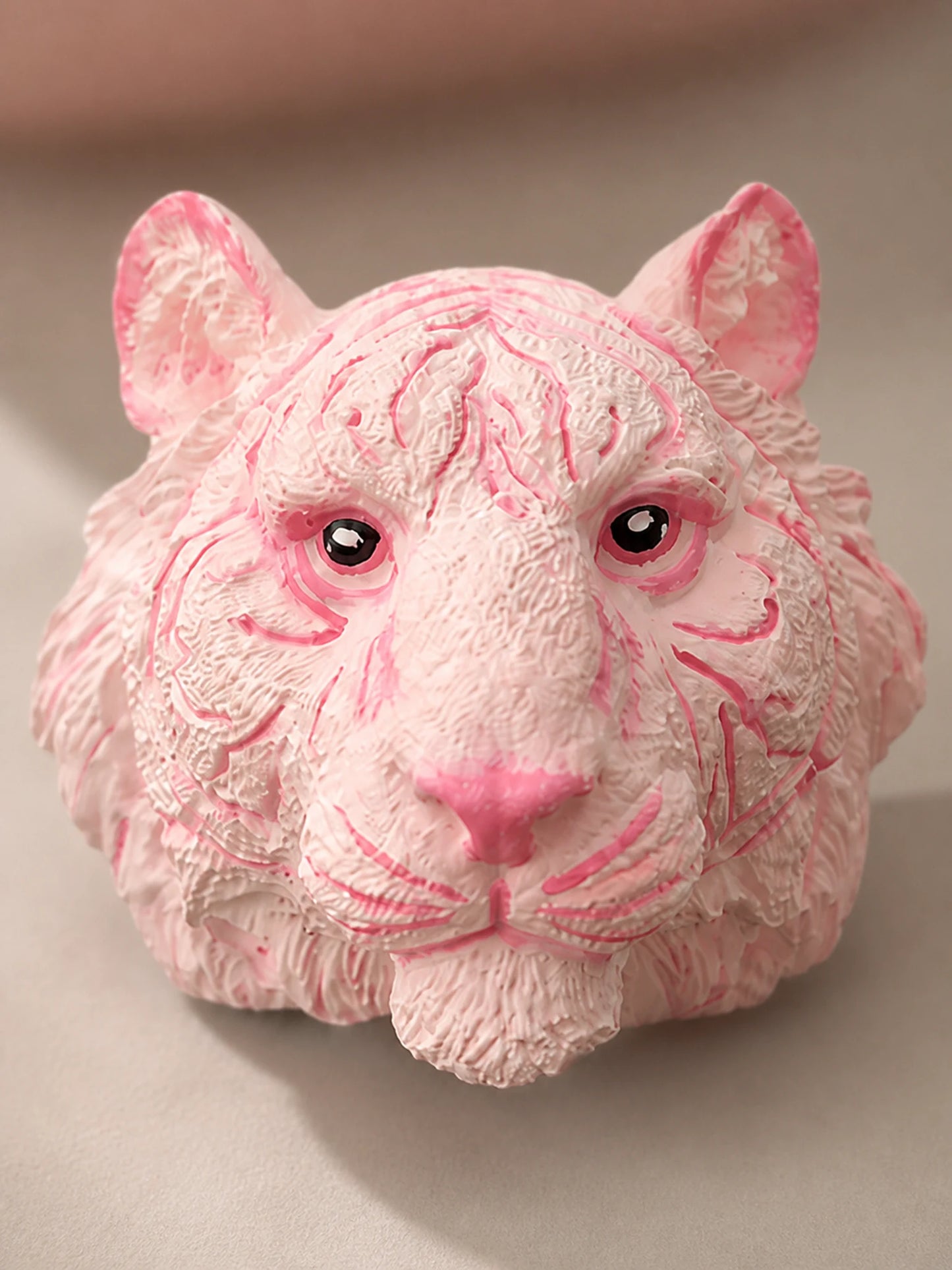 Blush Tiger sculpted face and carved stripe detail