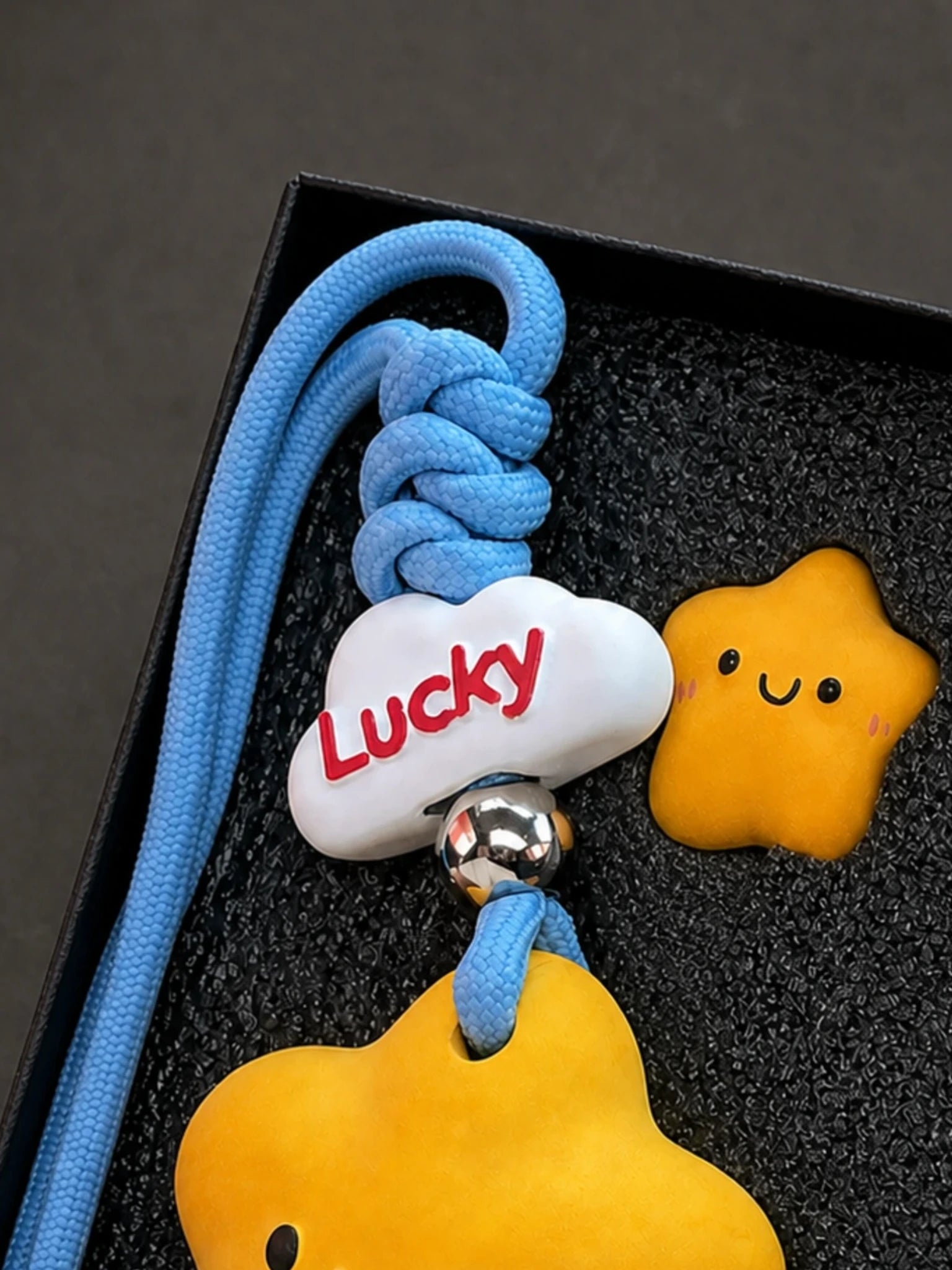Lucky Star blue cord and connector detail